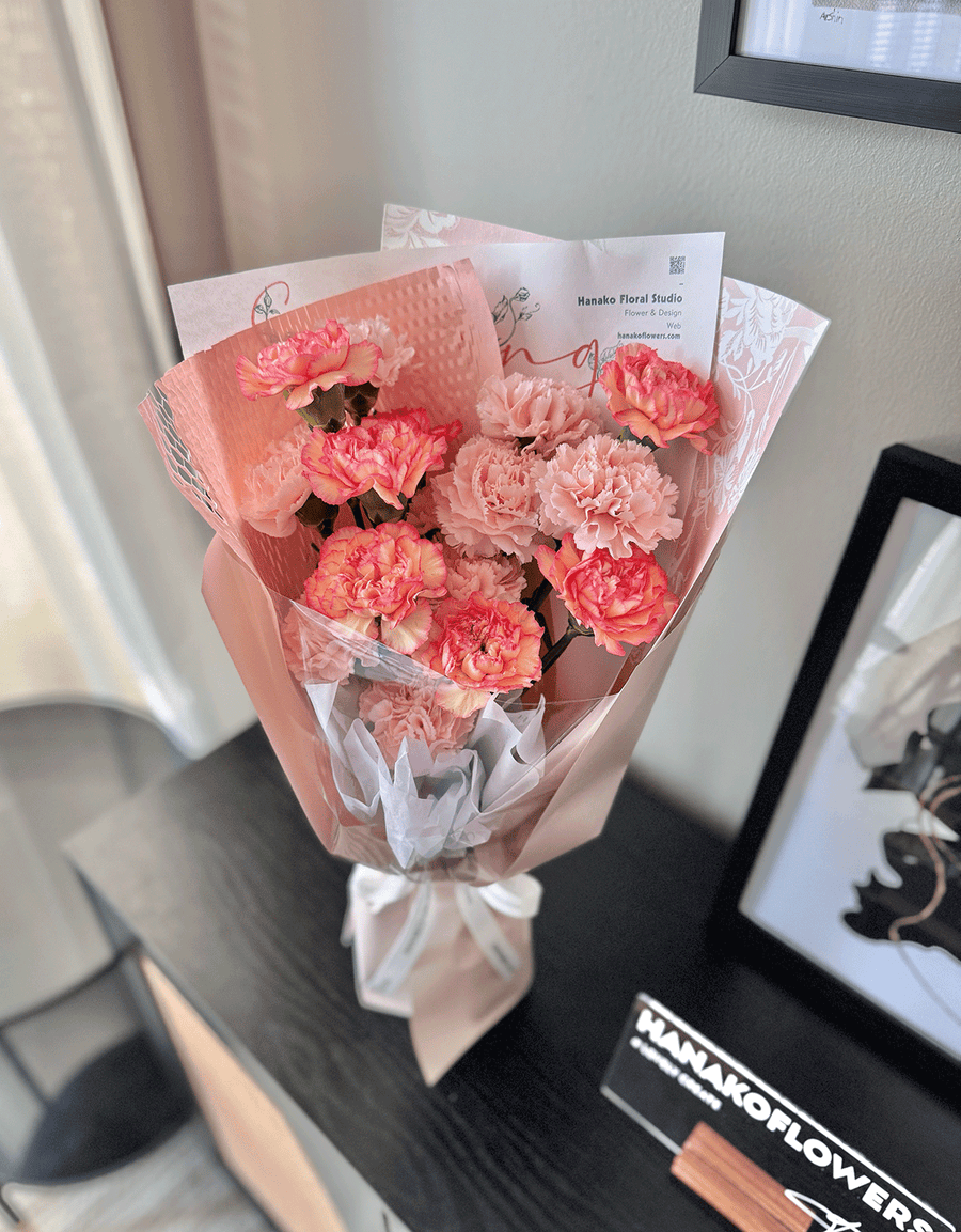 Mother's Day Color Études Carnation Bouquet- Peach Orange
