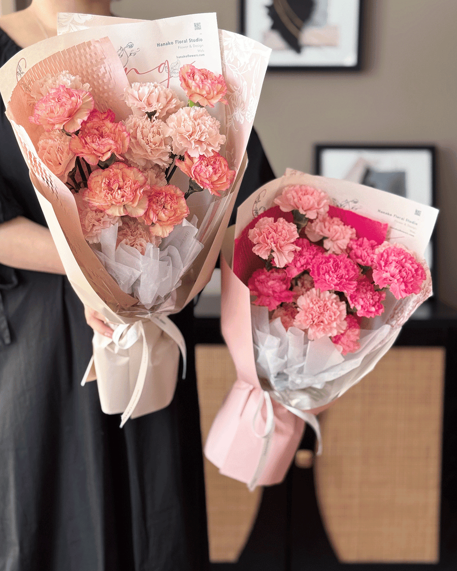 Mother's Day Color Études Carnation Bouquet- Peach Orange