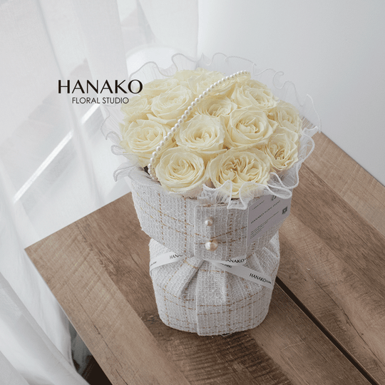 Hepburn White Rose Bouquet