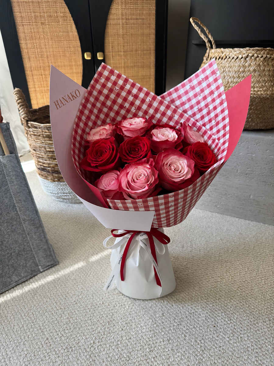 Qixi Romantic Two-Tone Rose Bouquet – Dusty & Red