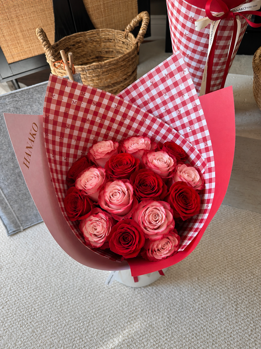 Qixi Romantic Two-Tone Rose Bouquet – Dusty & Red