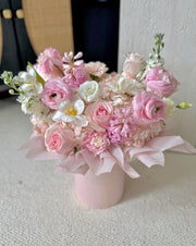Seasonal Bloom Hug Bucket – Blush Pink(Pre-order, 3 Days in Advance)