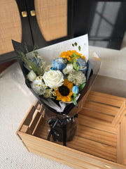Grad Bloom – Sunny Signature Mixed Bouquet