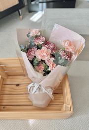 Mother's Day Color Études Carnation Bouquet- Rosy Blush