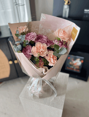 Mother's Day Color Études Carnation Bouquet- Rosy Blush