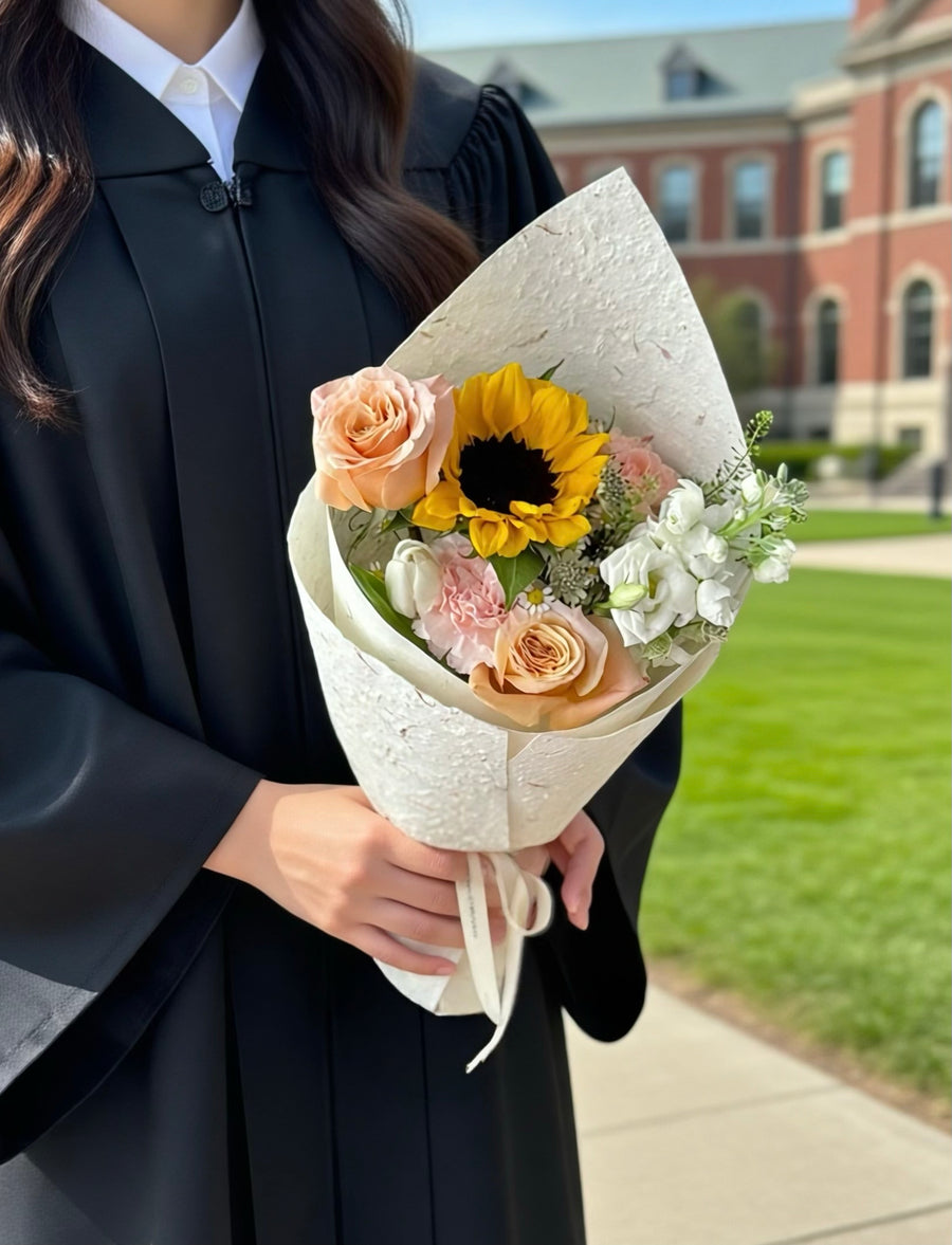 Grad Bloom – Sunny Mini Bouquet