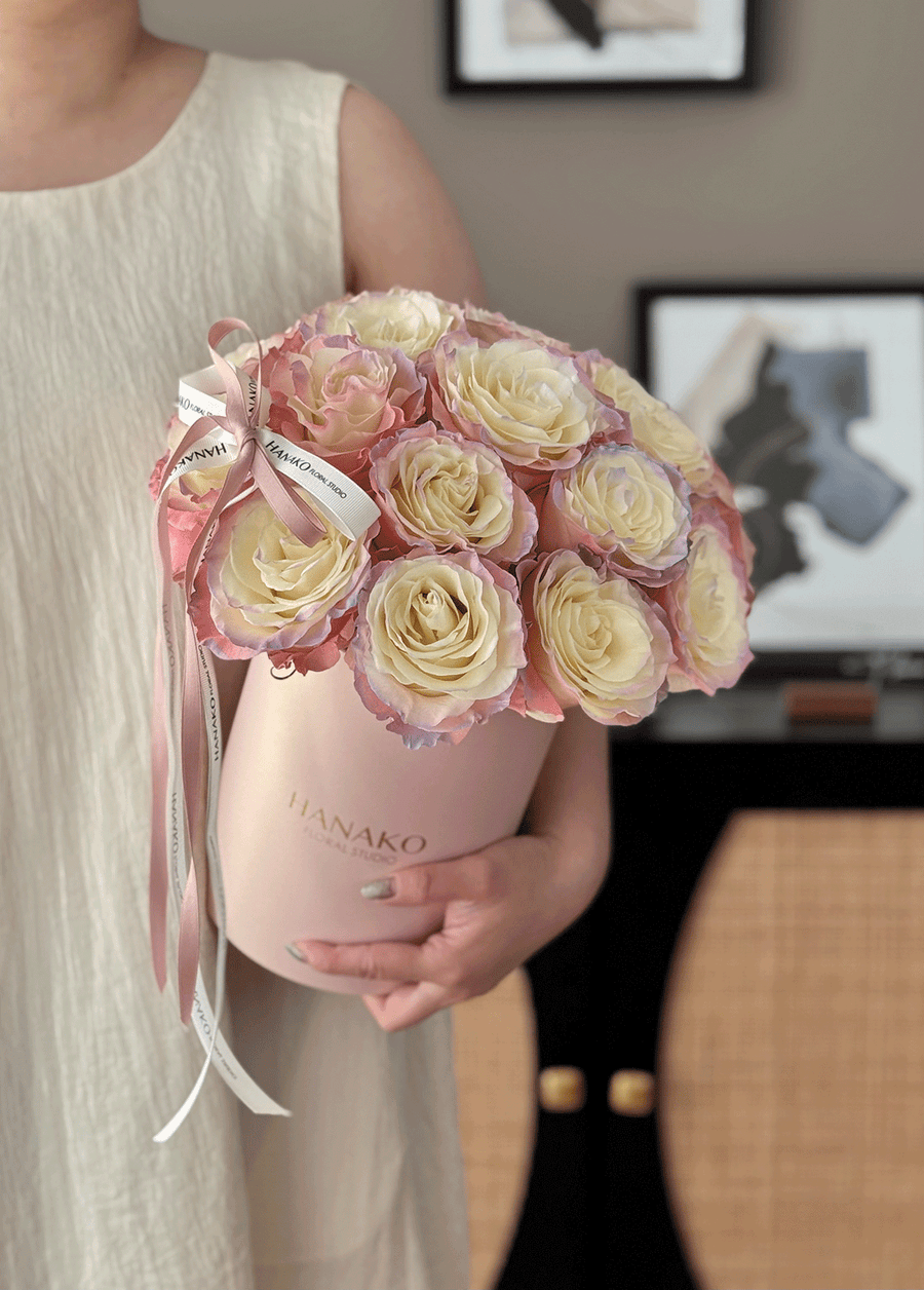 Qixi Classic Rose Bloom Box - Aurora Pink