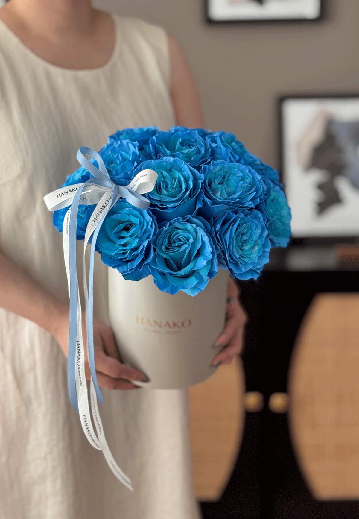Qixi Classic Rose Bloom Box - Ice Queen Blue