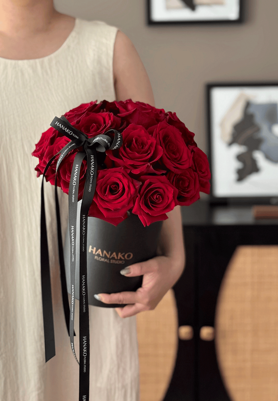 Qixi Classic Rose Bloom Box - Red