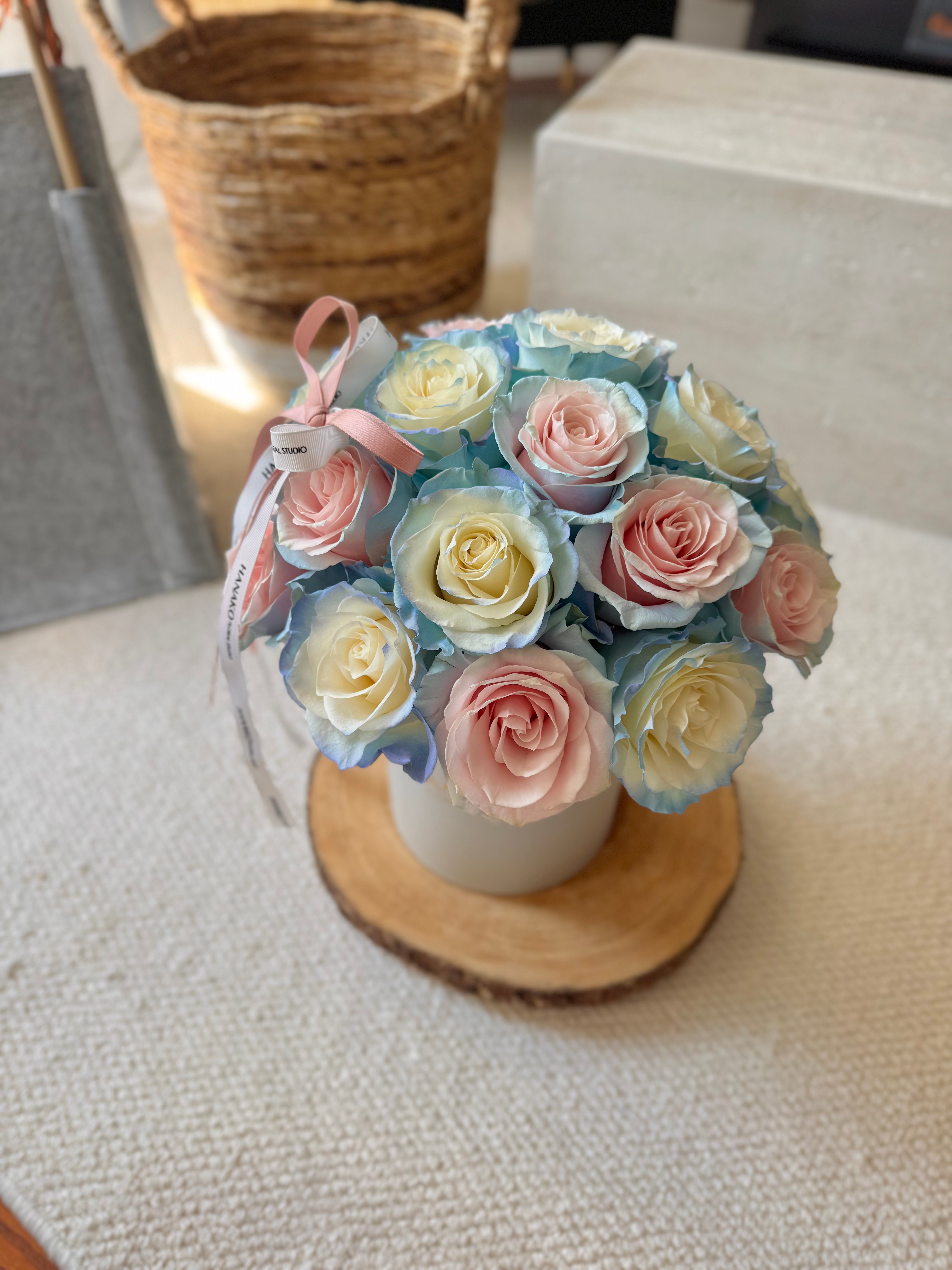 Qixi Two-Tone Rose Bloom Box – Cereza & Baby Blue