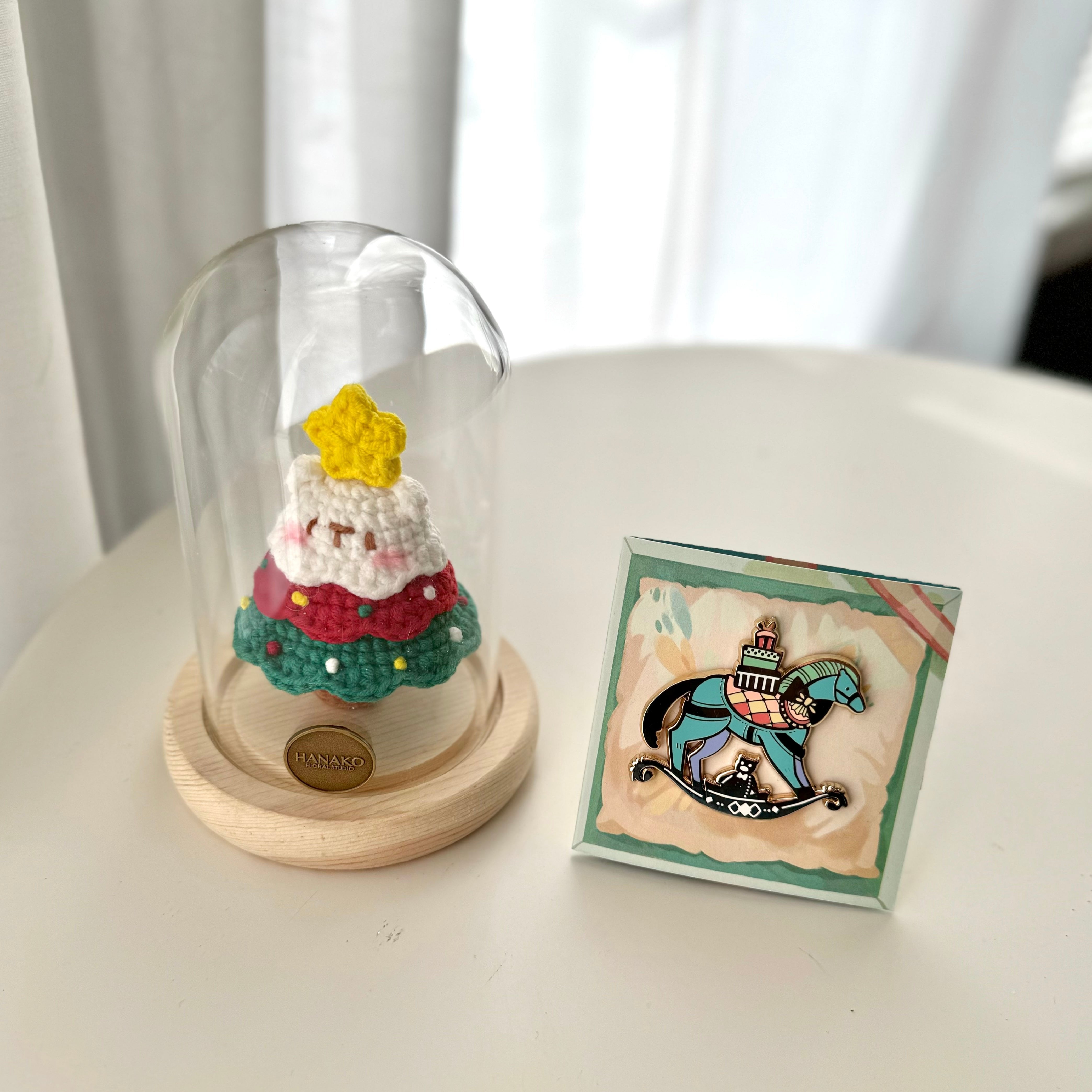 Combo Set:Mini Crochet Tree with Cloche+Enamel Pin