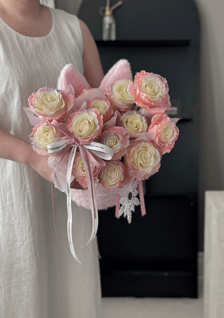 Vday Fluffy Bunny Ear Rose Hug Bucket-Aurora Boreal(Pre-order, 3 Days in Advance)