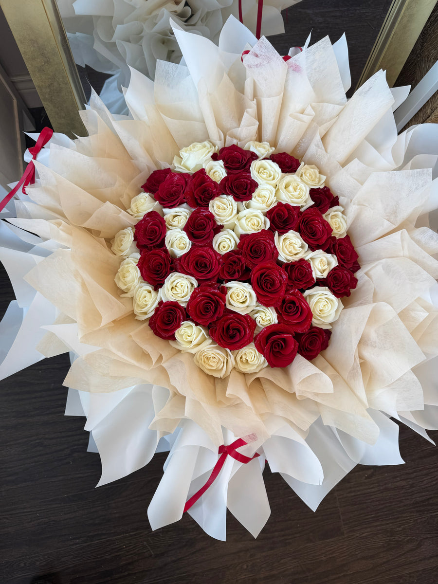 Ballet Bloom Rose Bouquet - Mixed Red White Rose(Pre-order, 3 Days in Advance)