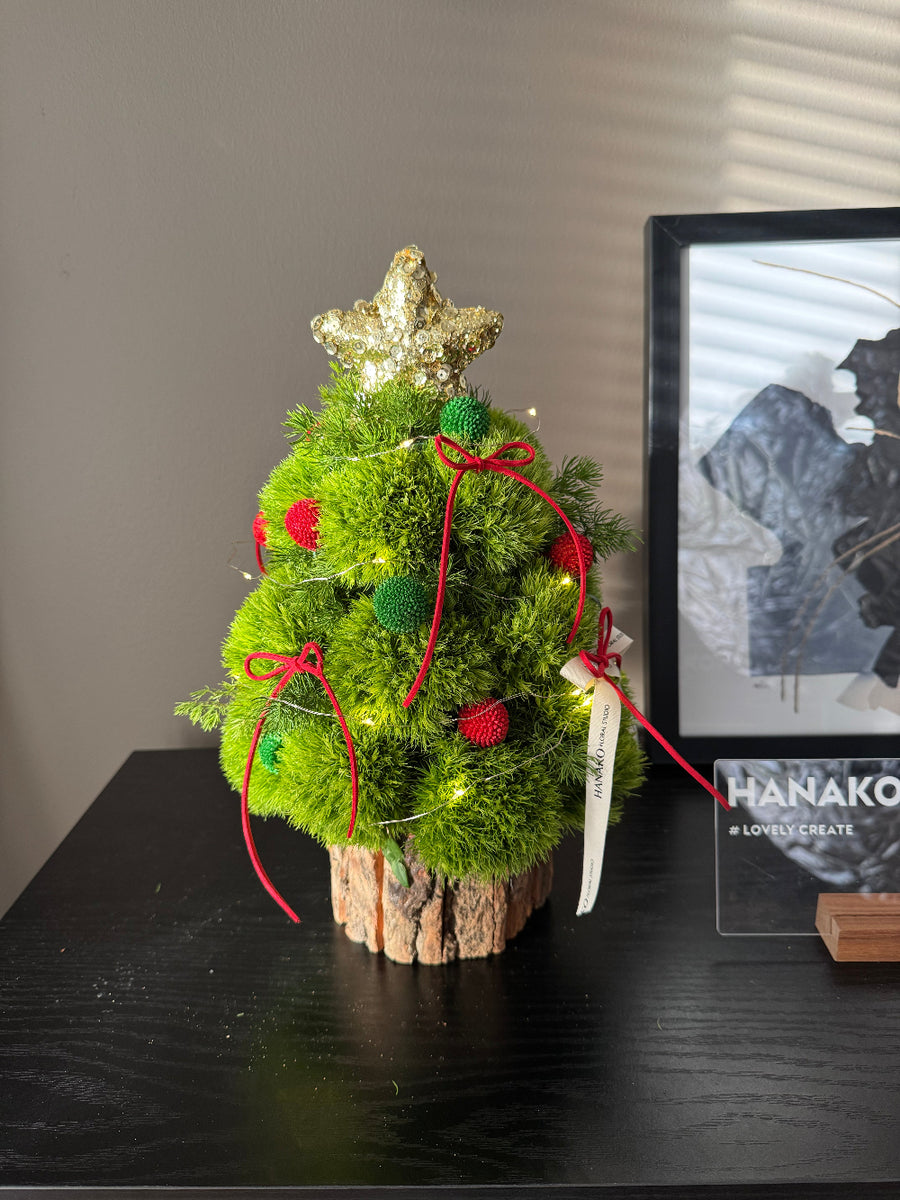 oliday flowers toronto, cozy christmas decor canada, fluffy christmas tree